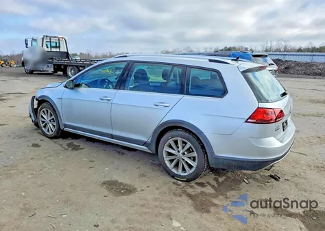 2017 Volkswagen Golf Alltrack S z USA, uszkodzony, nr VIN 3VWH17AUXHM526555